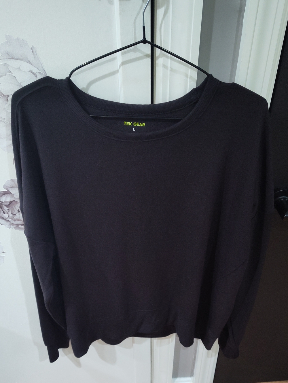 tek gear Black Crewneck Pullover Sweatshirt